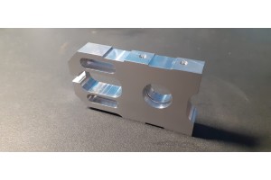 THUNDER TIGER EB4S3 BRUSHLESS CONVERSION MOTOR MOUNT THUNDER TIGER EB4S3 BRUSHLESS CONVERSION MOTOR MOUNT